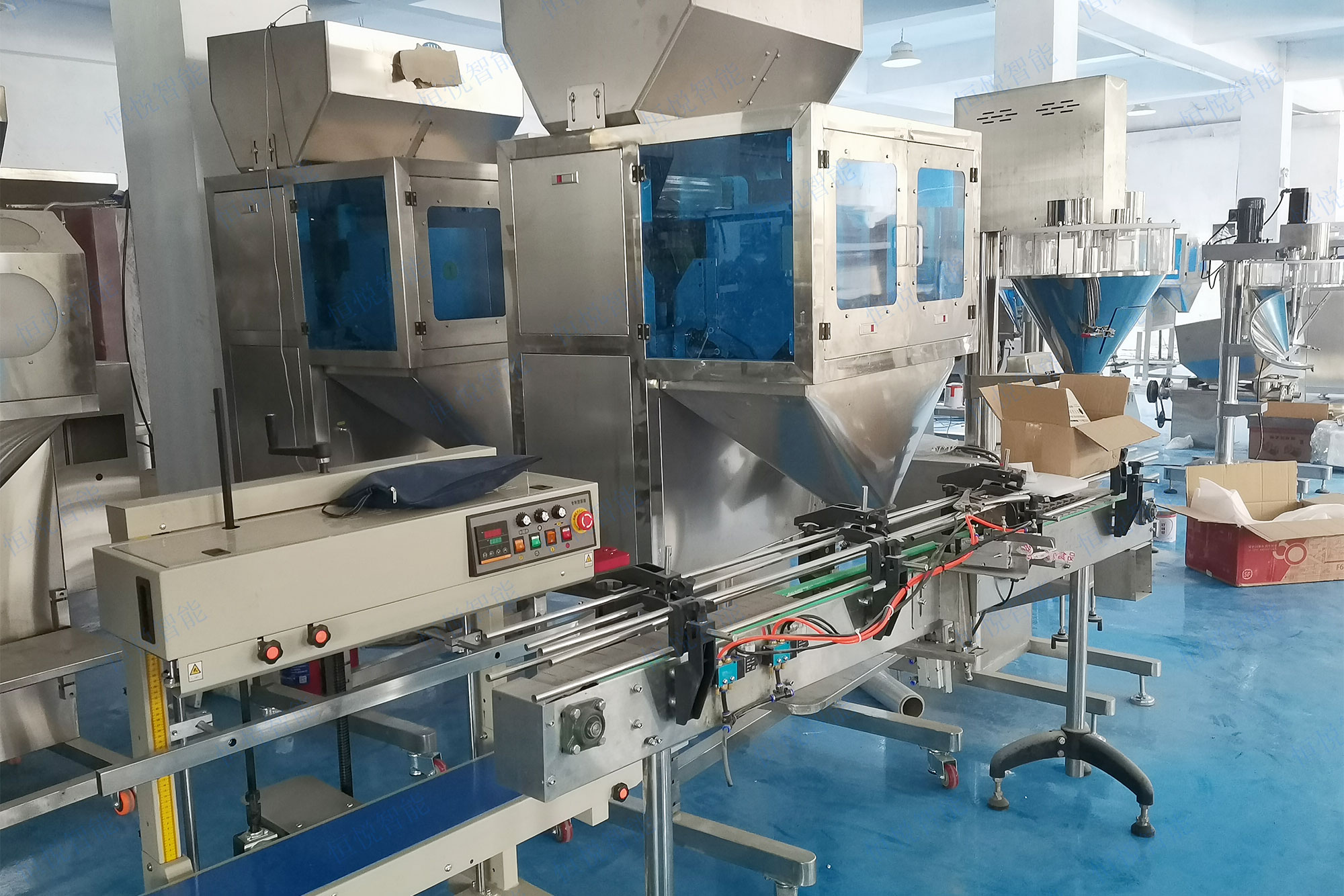 自動定量灌裝機是一種專門用於顆粒粉末、液體膏體等物料定量灌裝的設備